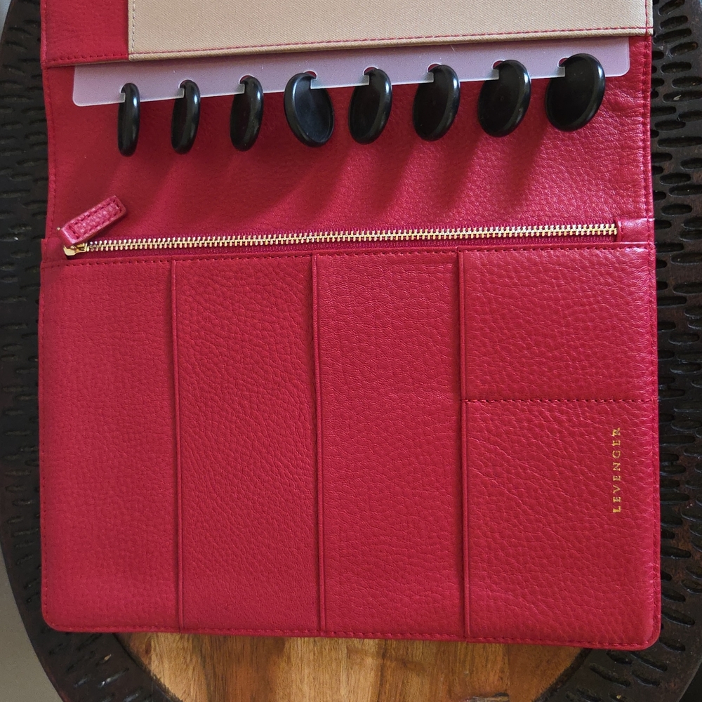 Levenger Circa Hamptons Quilted Siftolio - Picture 3 of 4